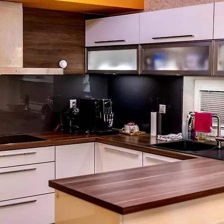 Dom So Záhradou * Piest'any