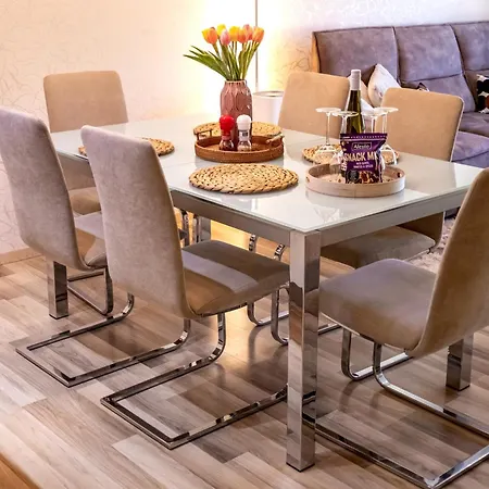 Dom So Zahradou Σπίτι διακοπών Πιεστάνυ